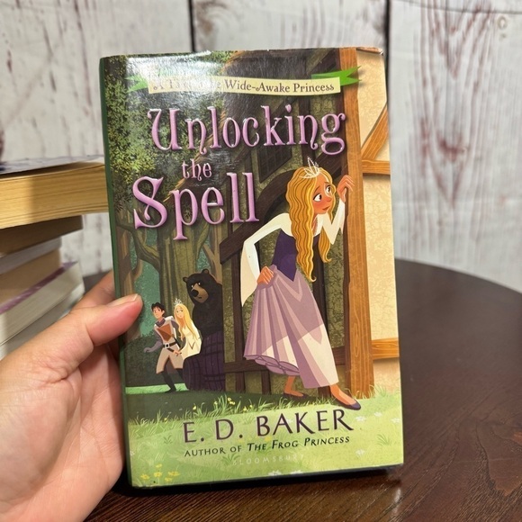 10 books for a young lady.  Emily Windsnap, ED Baker, Janette Rallison etc - Picture 2 of 16